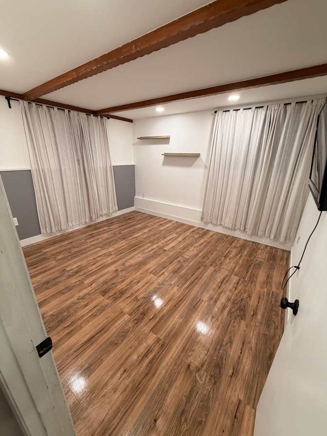 Luis's room