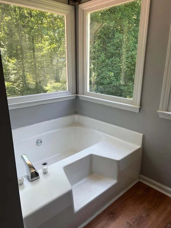 Alcove Rooms's room