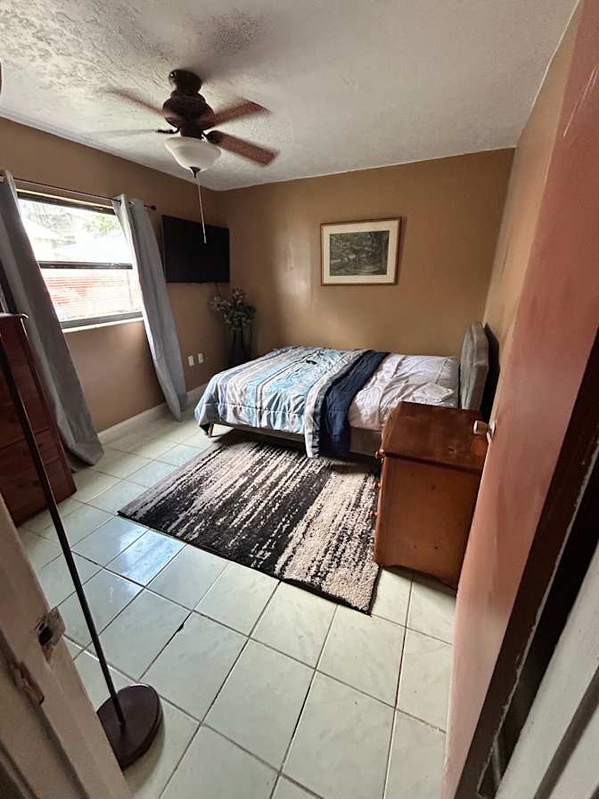 Lee's room
