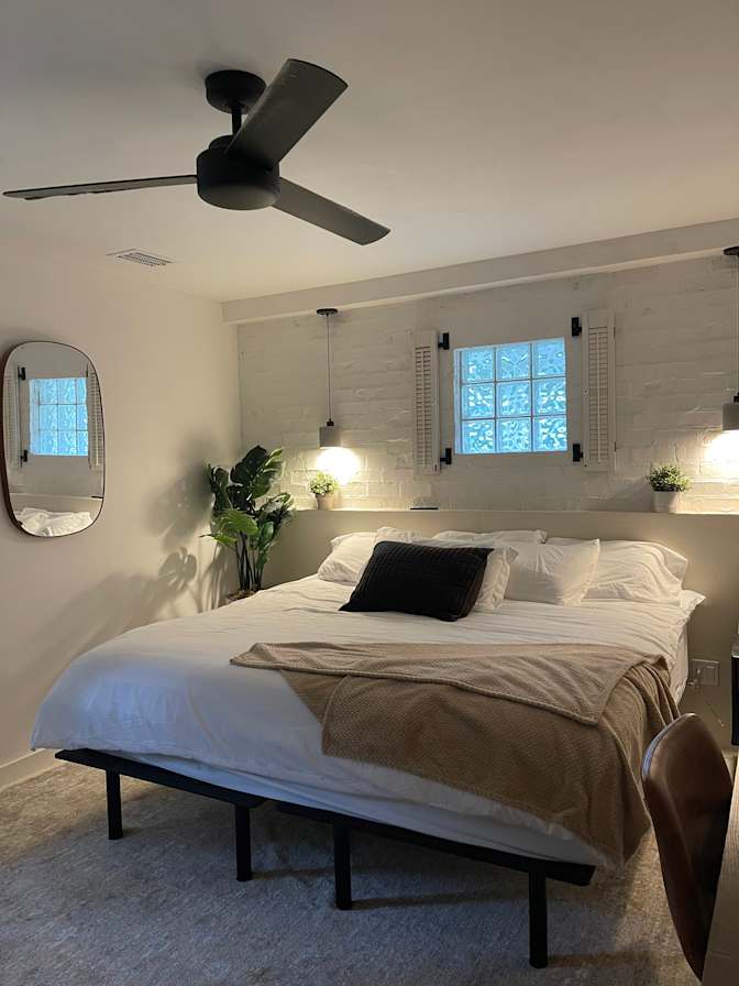 SHARLENE M SOLOMON's room