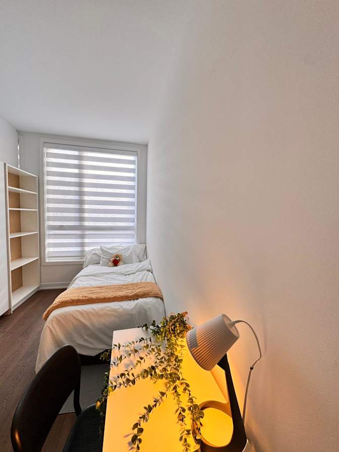 Housingfouryou's room
