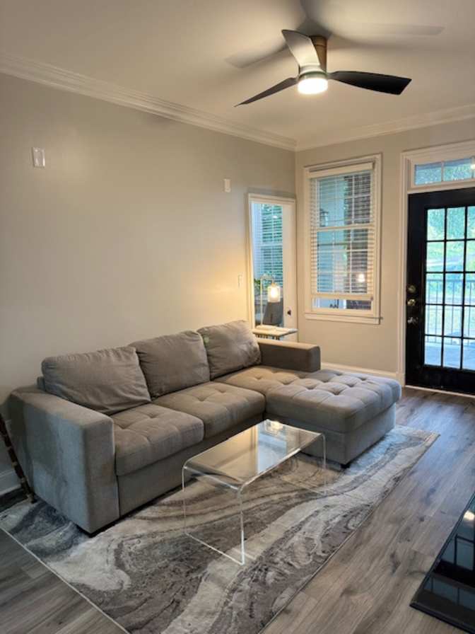 Alcove Rooms's room