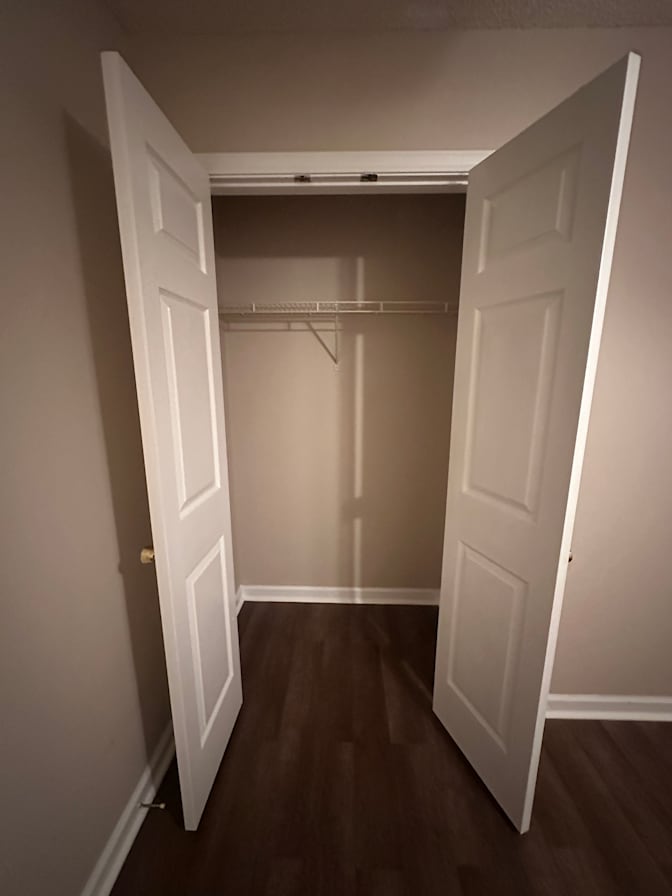 Larus Liles's room