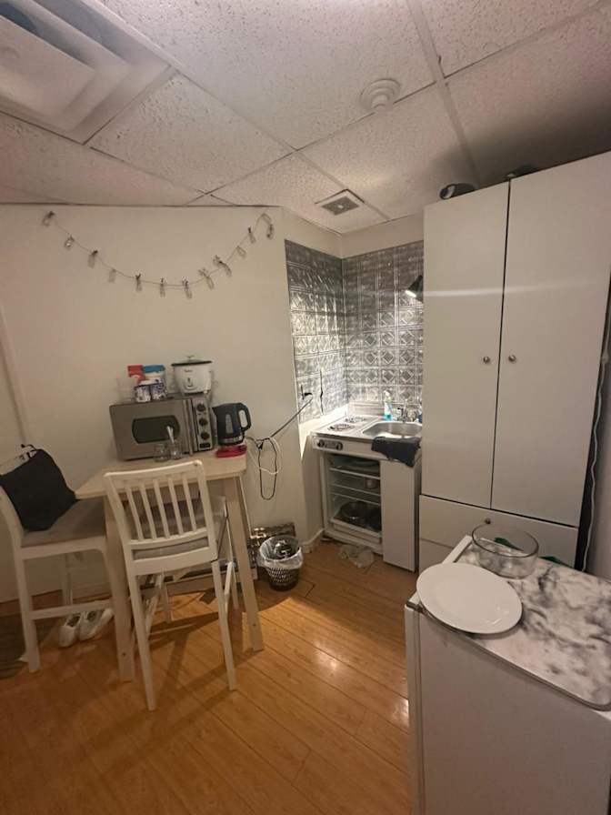 Merahi's room