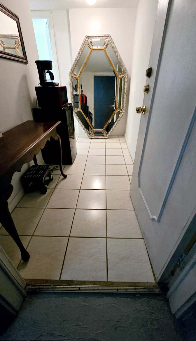 Mauricio's room