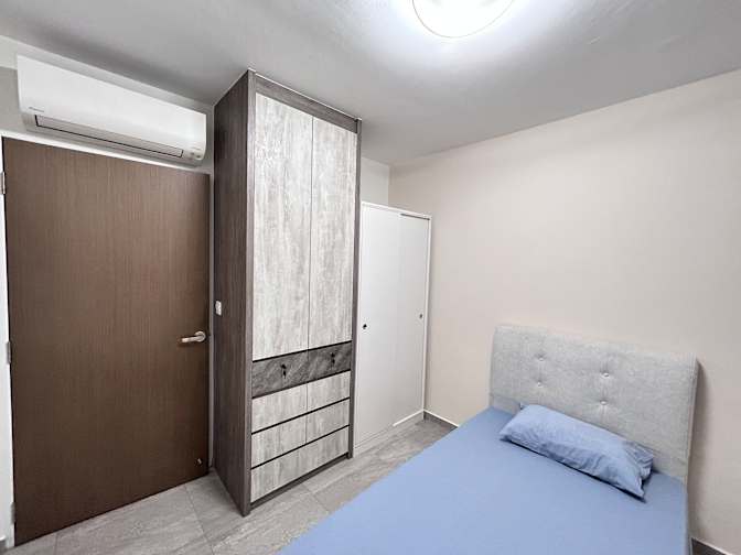 Lau's room
