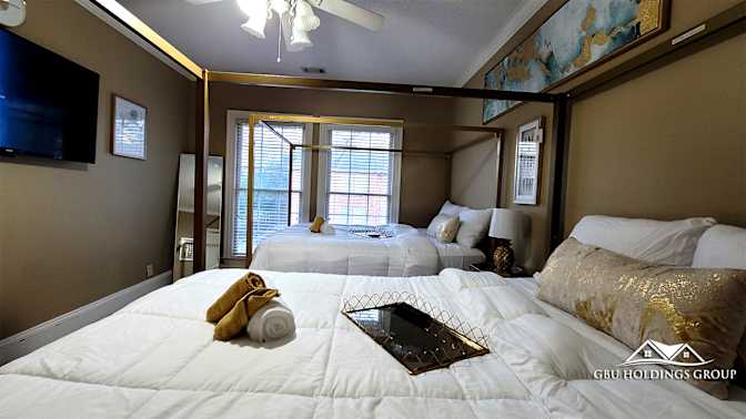 GBU Holdings Group's room