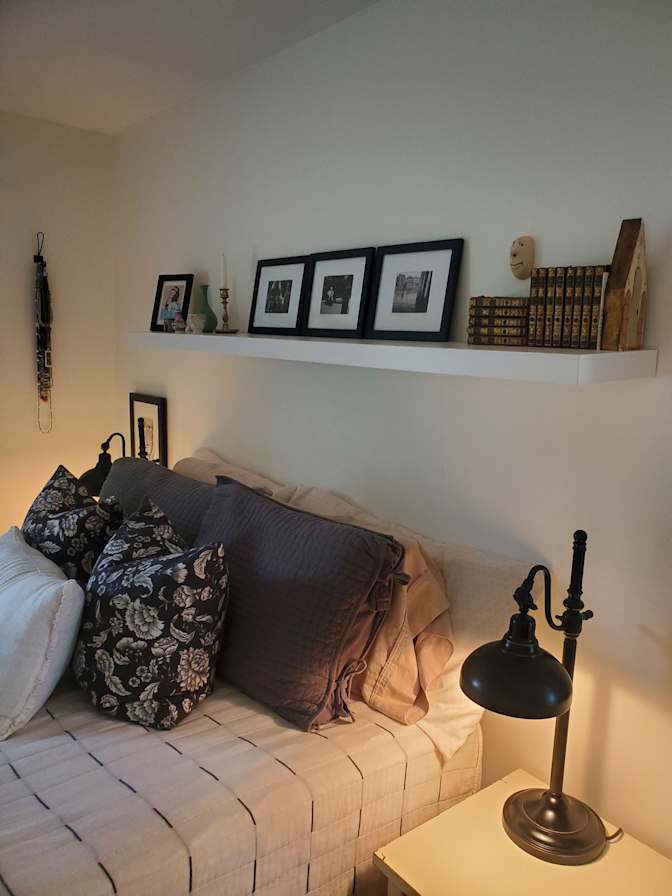 Tom Paris's room