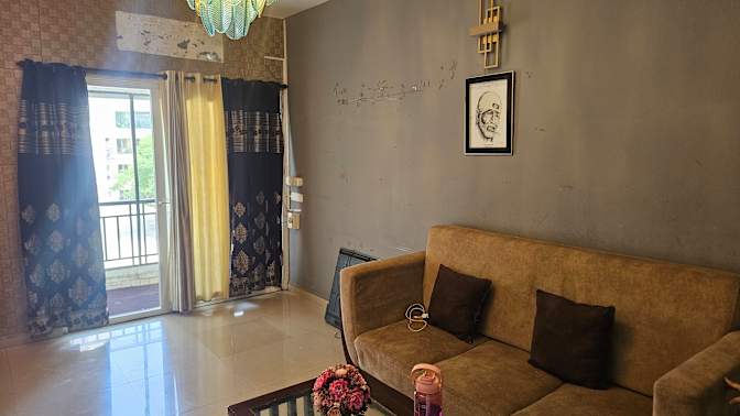 Santhsoh's room