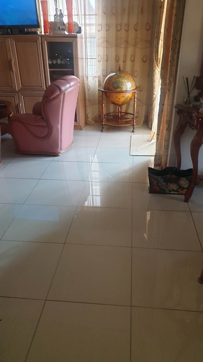 Sombu's room