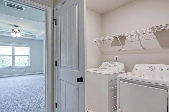 Alcove Rooms's room