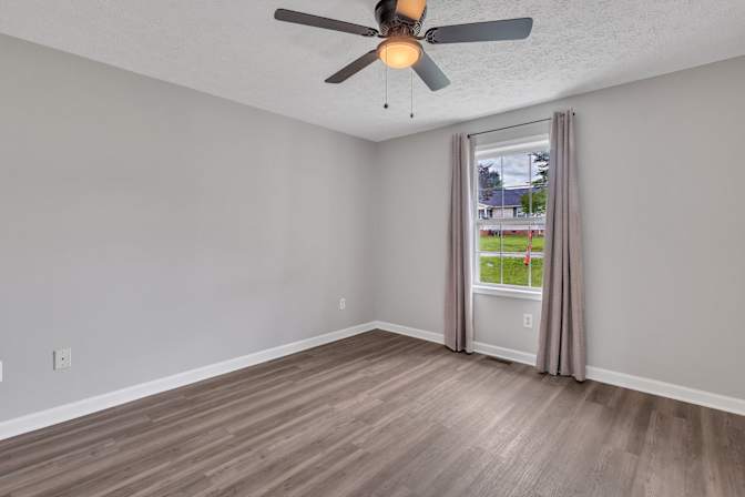 lifedoorrentals's room