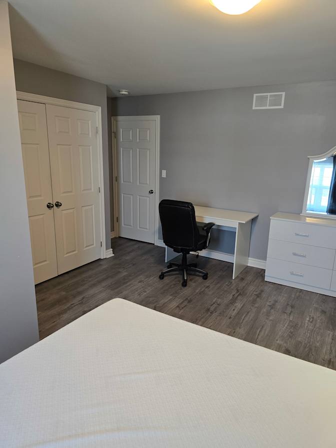 Dee's room