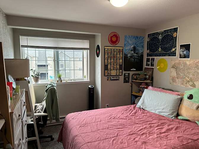 Joselyne A.'s room