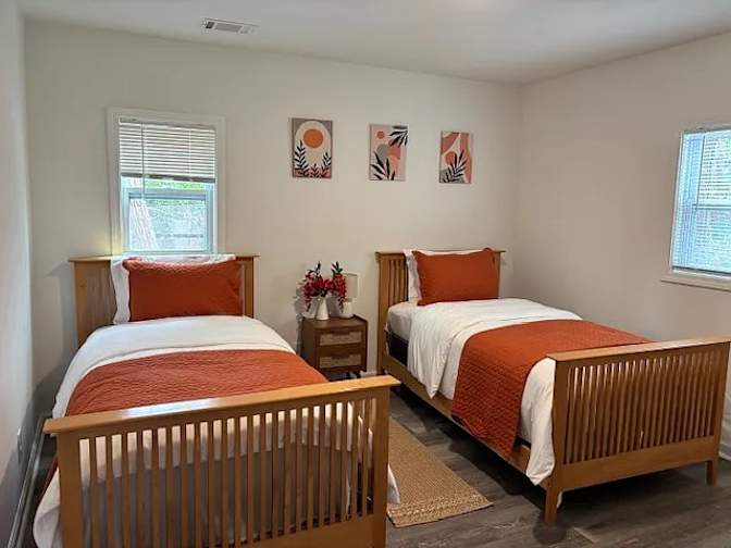 Alcove Rooms's room