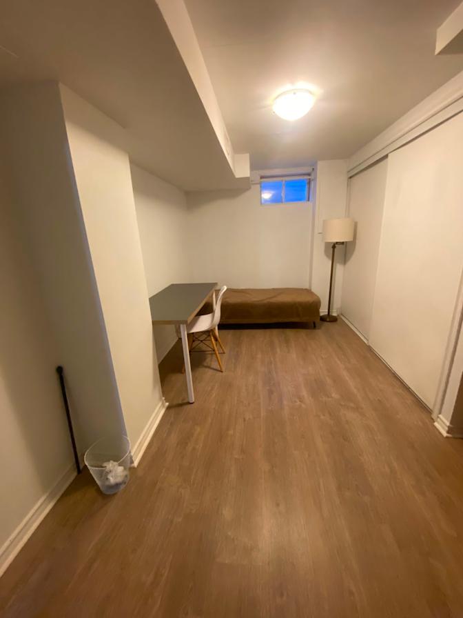 Issa's room