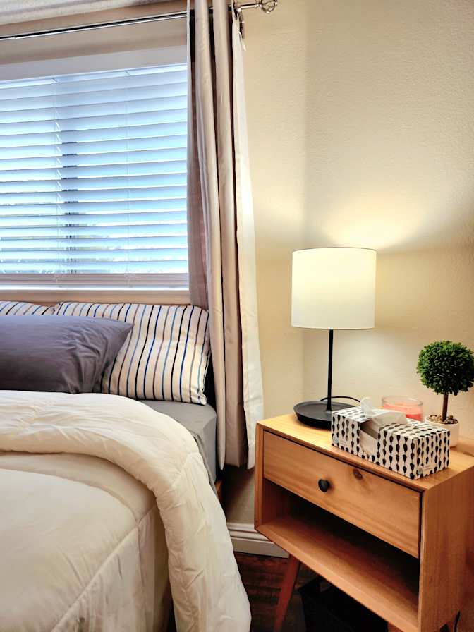 Aron's room