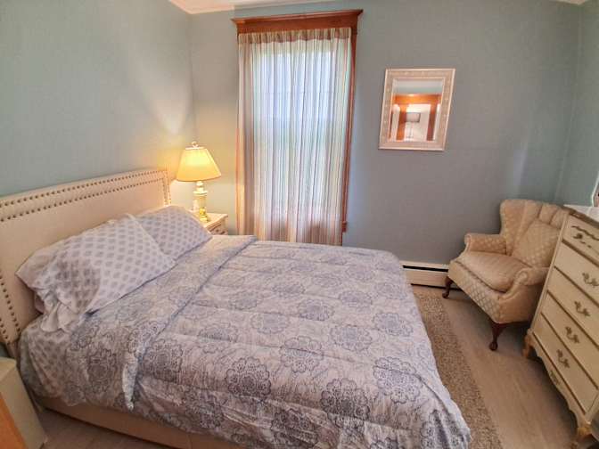 Jun's room