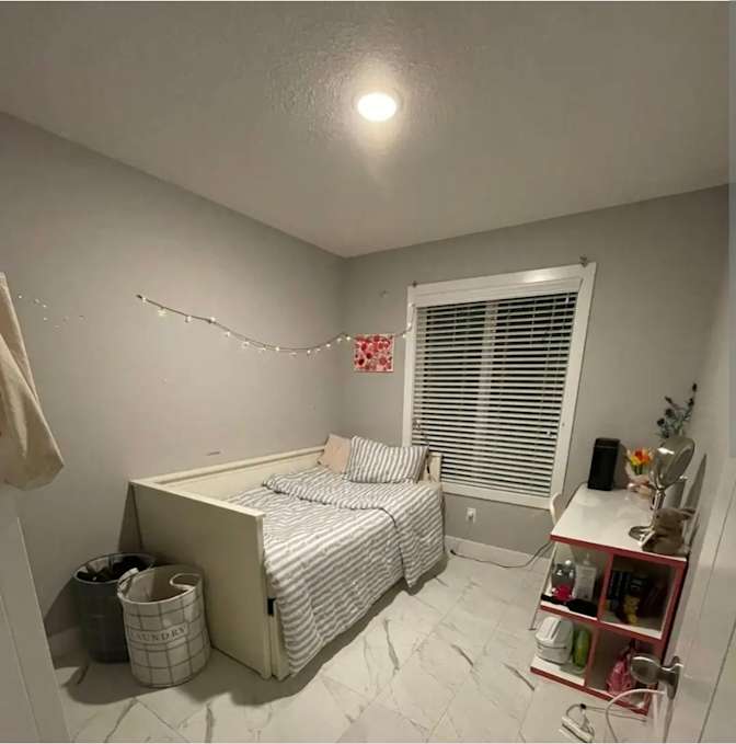 Yuna's room