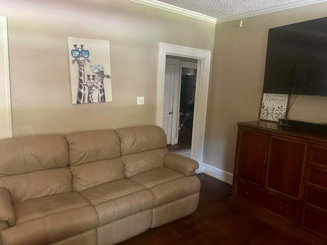Thomas's room