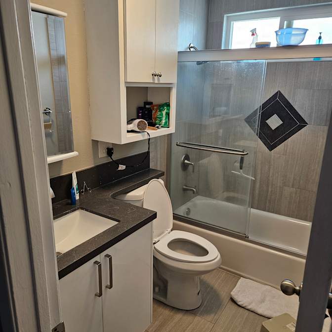 SEUNGWOO's room