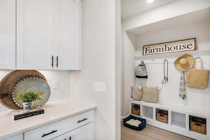 Alcove Rooms's room