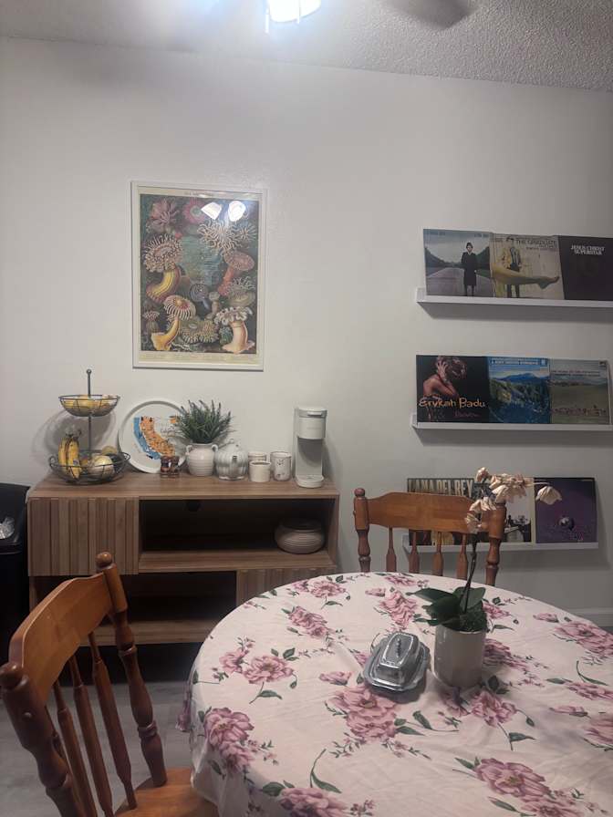 Eva's room