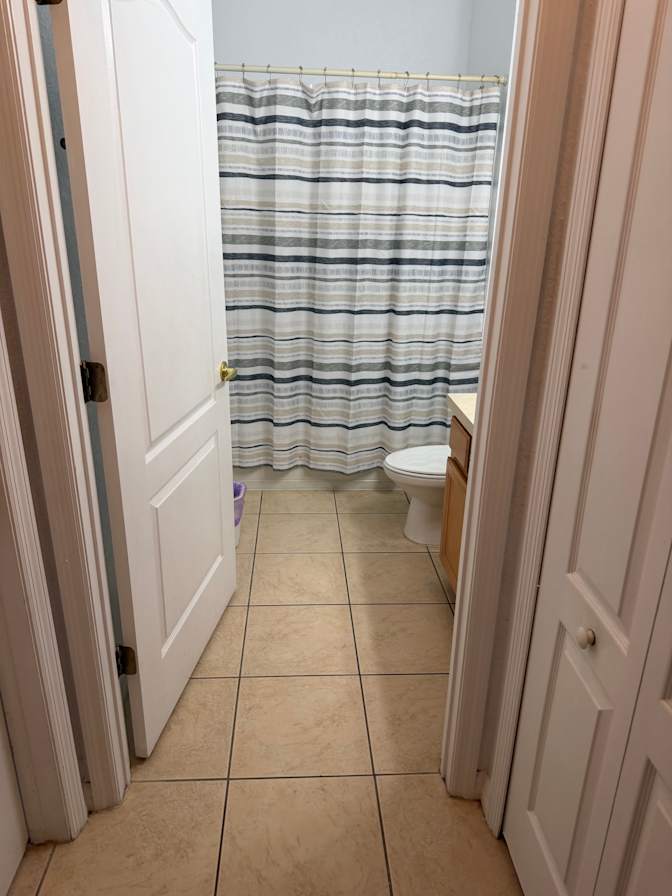 Julio's room