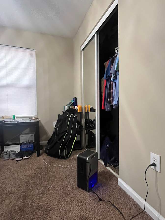 Luis's room