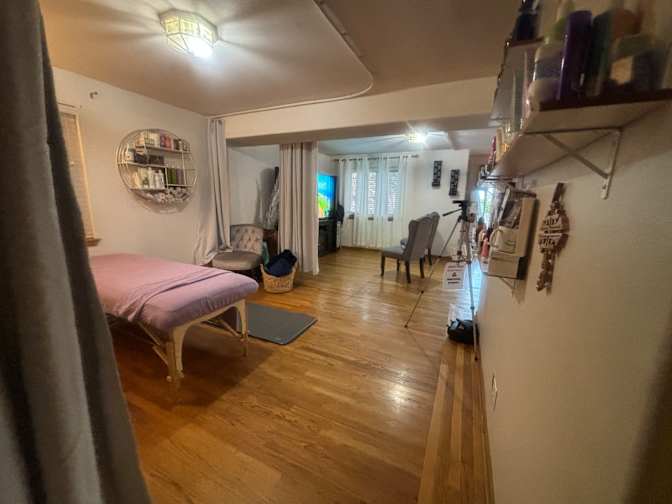 Yanet's room