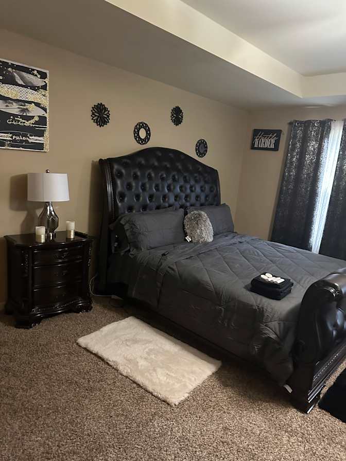 Amoya's room