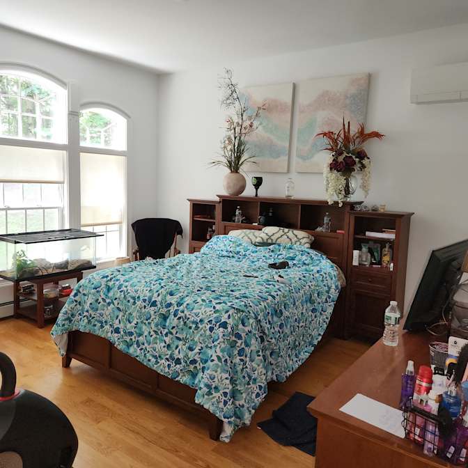 Lee's room