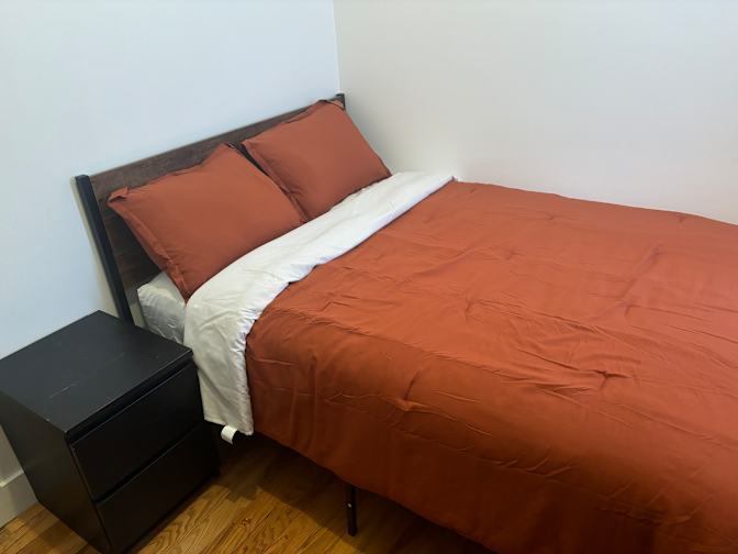 BROOKLYN APARTMENT SHARE LONG OR SHORT TERM's room
