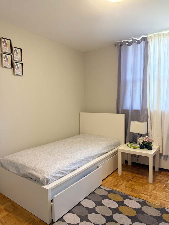 Shamsa's room