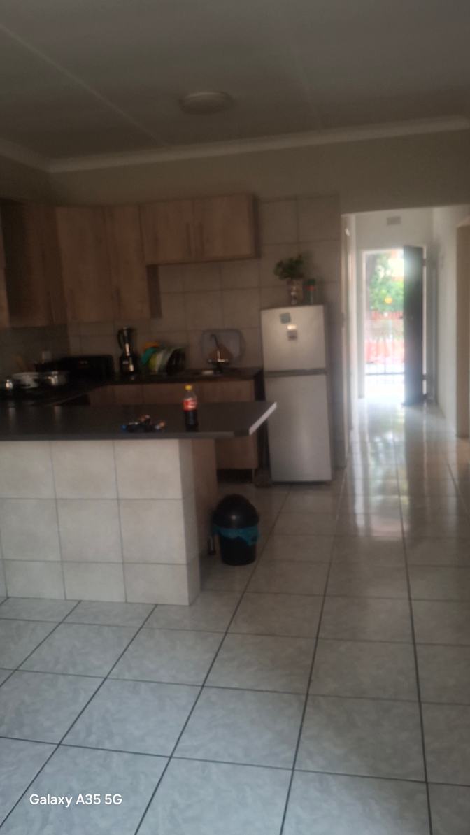 Queen Molefe's room