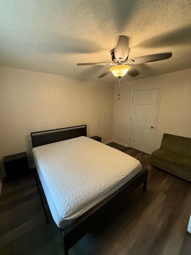 Tee's room
