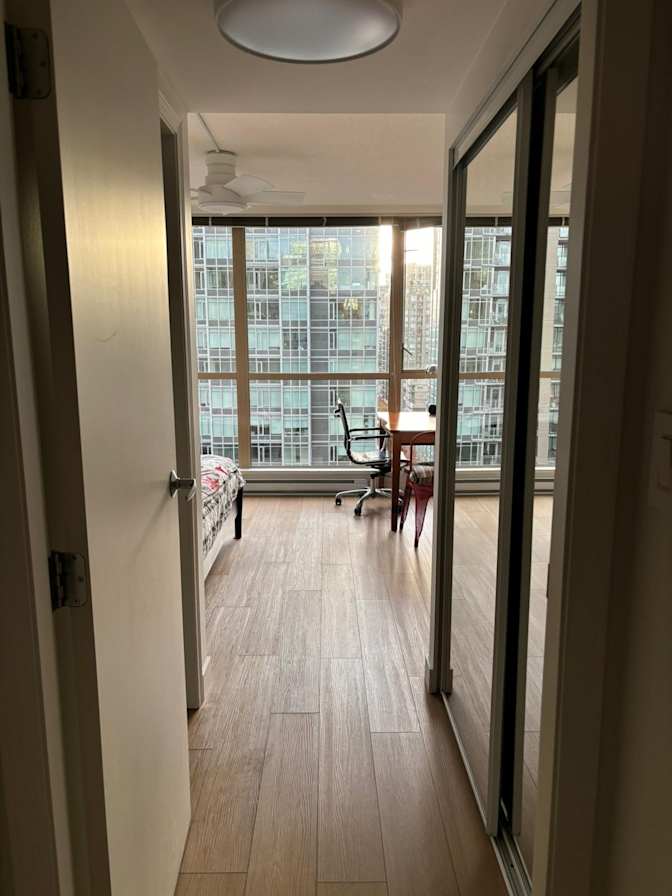 Lee's room
