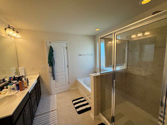 Alcove Rooms's room