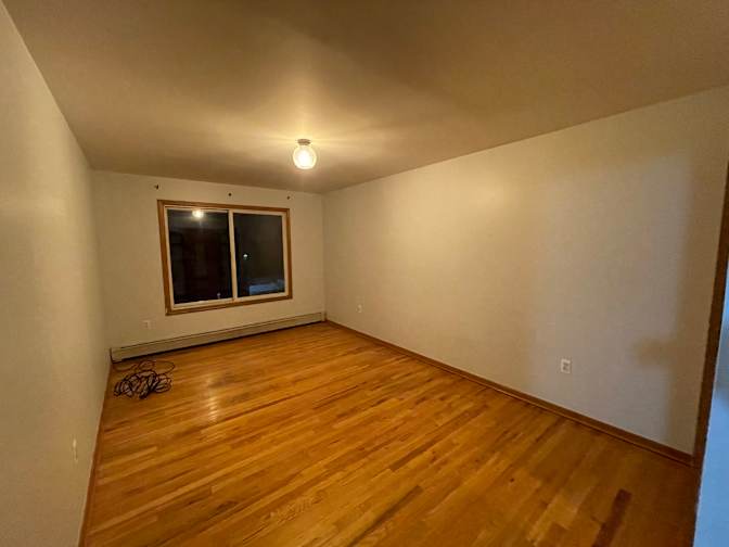 Giovanny's room
