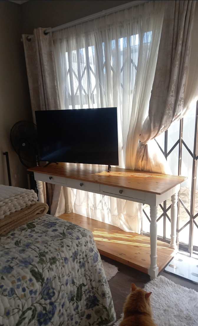Louise Jacobs's room