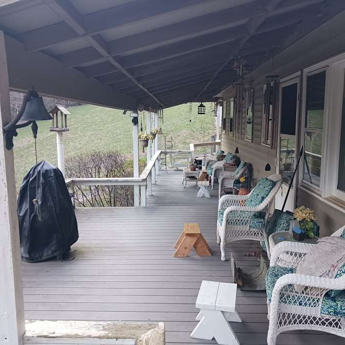 Dan In The Mountains's room
