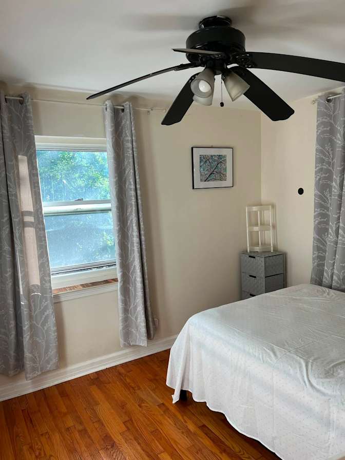 Helen Chen's room