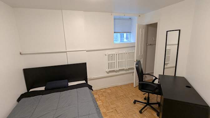 Max's room