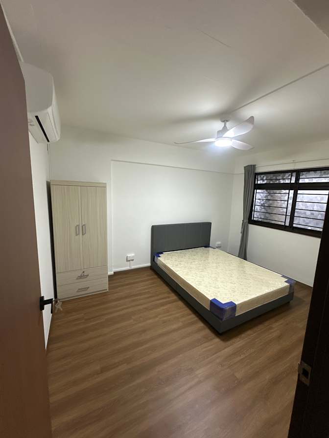 BOBBY HOY's room