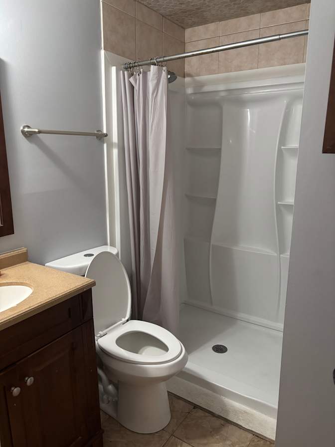 Carolina Realty Link's room