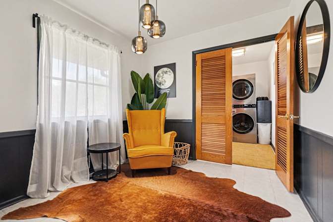 Deryl's room