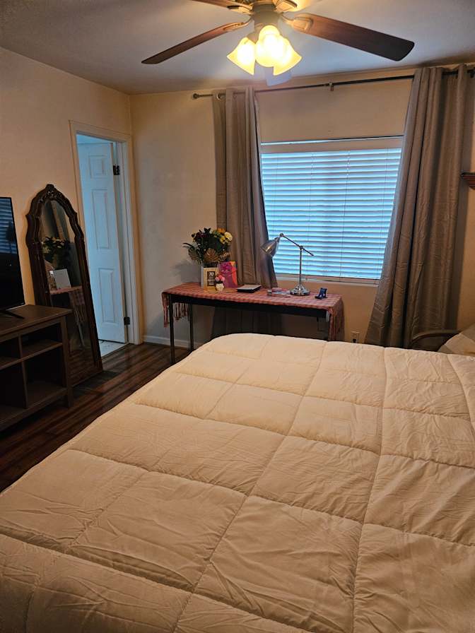 Enrique's room