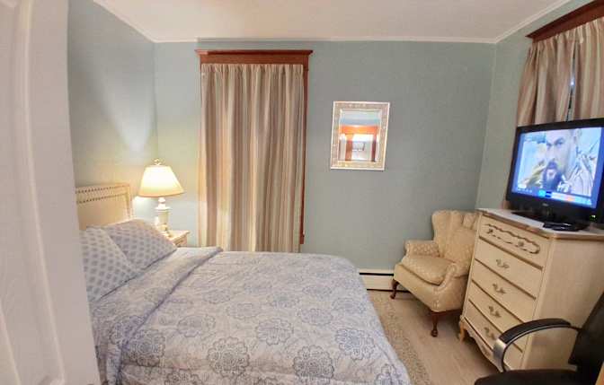 Jun's room
