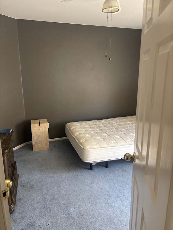 Lee's room