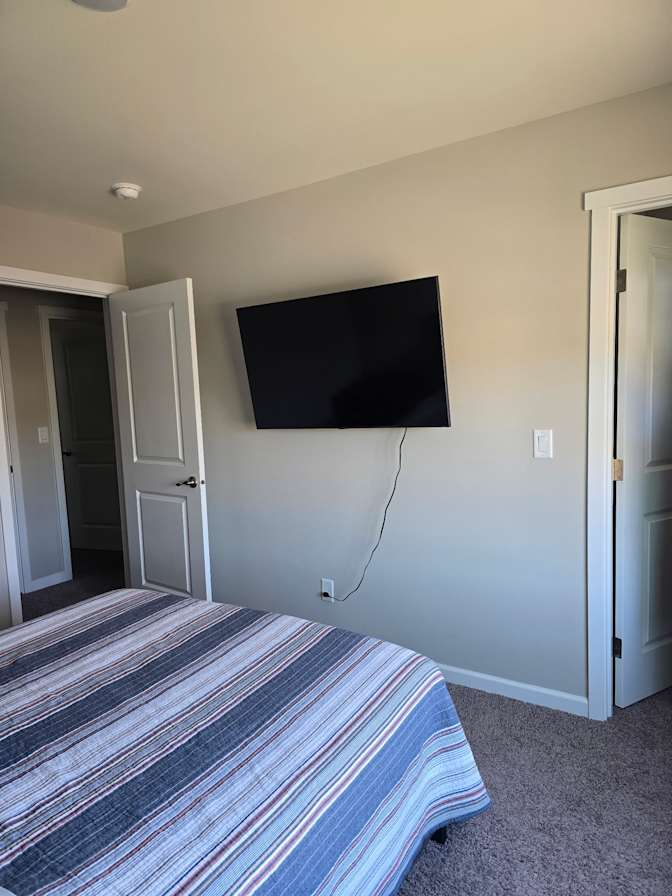 Jer Camot's room